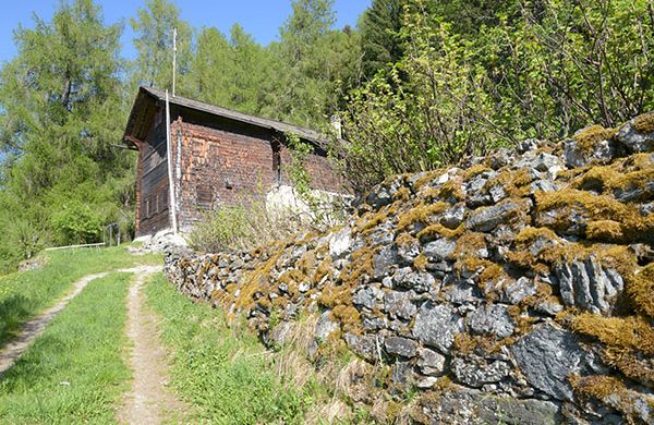 Maison ancienne au Mayens - de - Sion